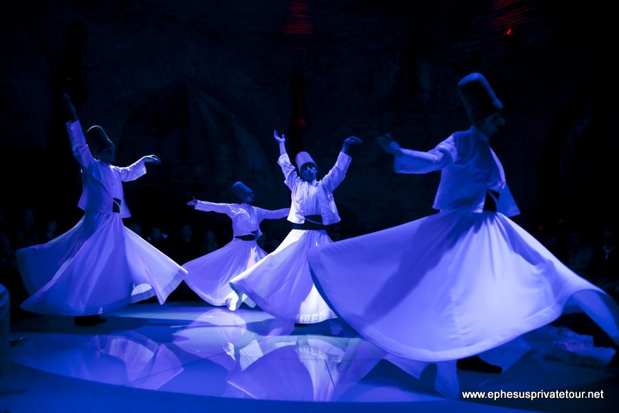 https://www.tourdeefesoprivado.com/wp-content/uploads/2014/11/Whirling-Dervishes-Show-1.jpg